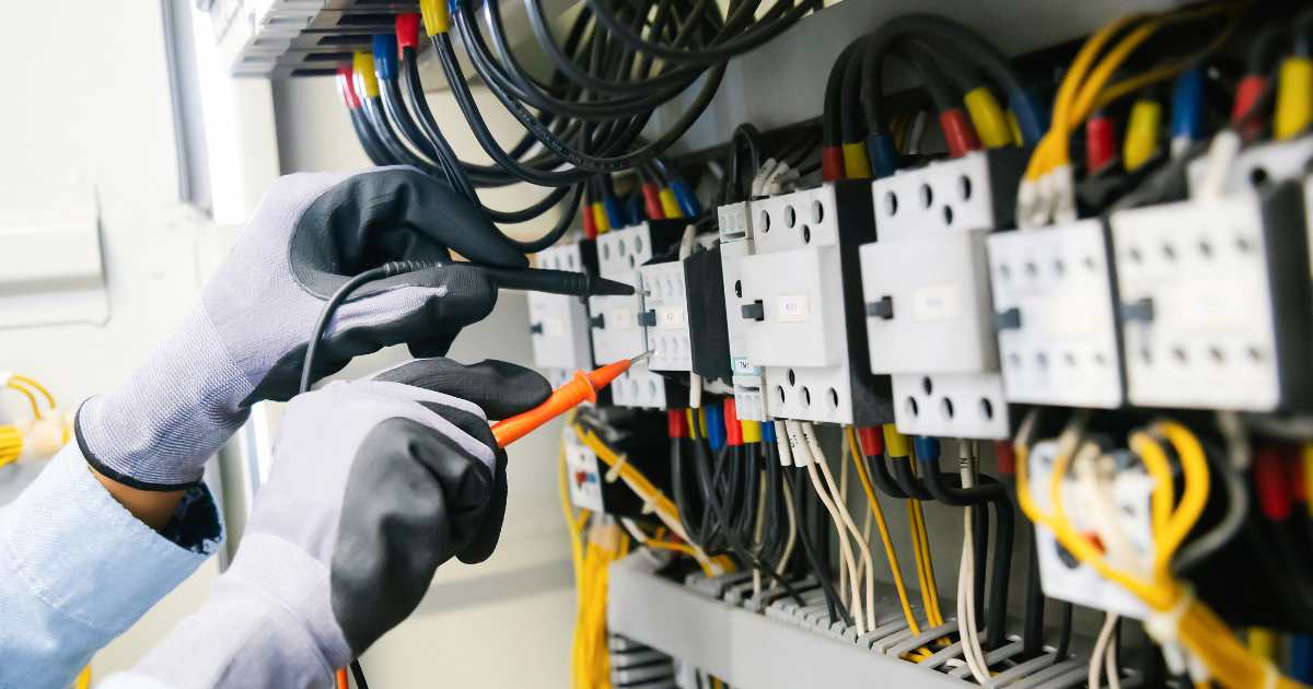 Formação Profissional em Elétrica Residencial: Oportunidades e Tendências no Mercado de Trabalho