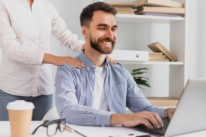 Como a Massagem Corporativa Pode Reduzir o Estresse no Trabalho