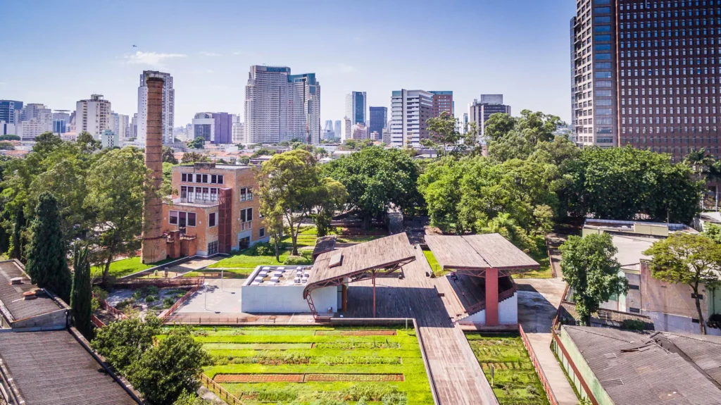 Arquitetura e Desenvolvimento Urbano: Transformações, Desafios e Inovações